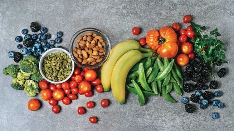 Incluir una variedad de frutas y verduras en la dieta diaria es ideal para la salud cardiometabólica.